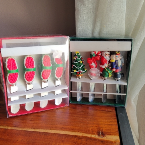New Open Box Vintage 2 Sets of Butters Spreaders Christmas/Watermelon Resin 90's - Picture 1 of 9